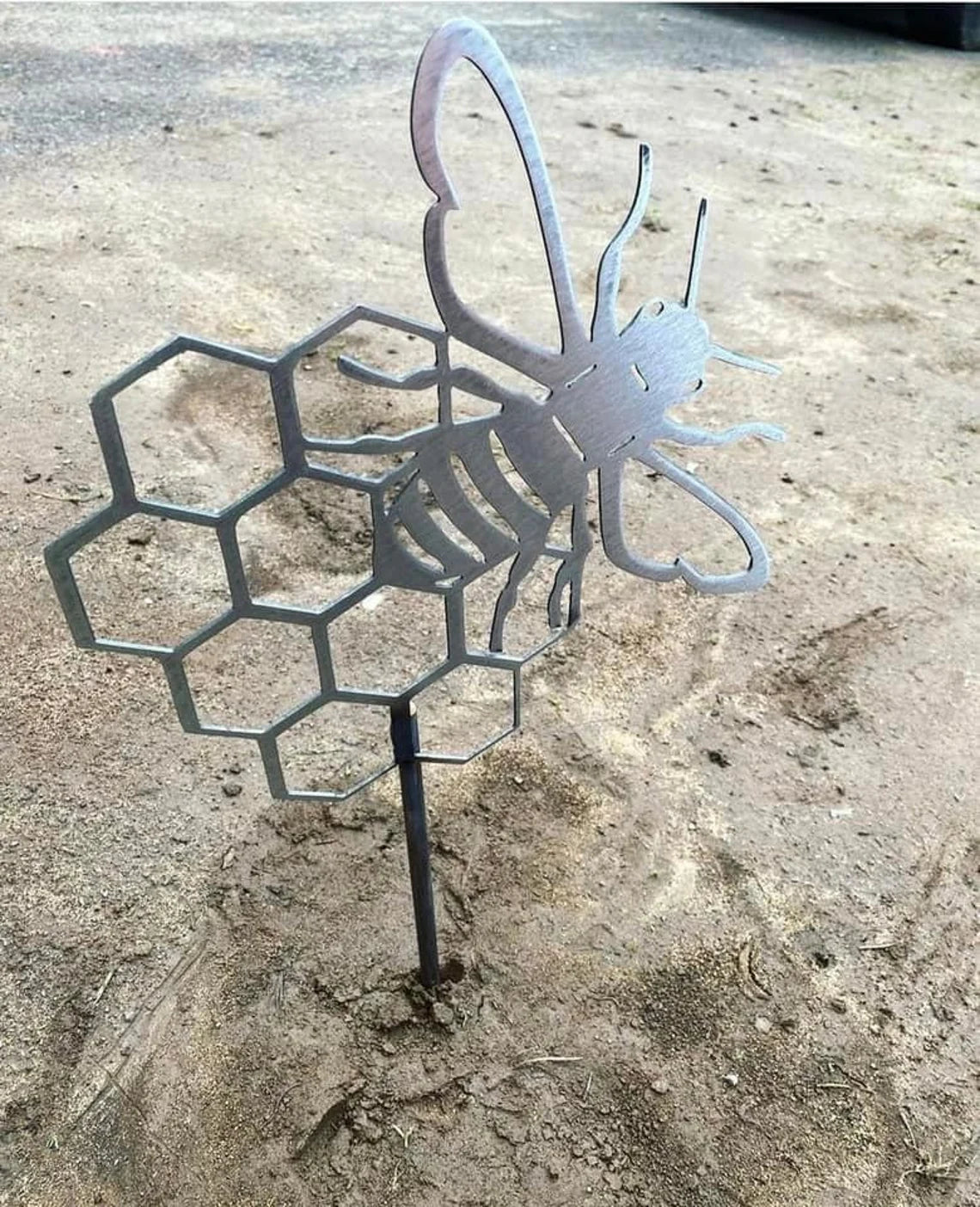 Bee Friendly Minimalist Metal Bee Stake — Eco-Conscious Garden Marker