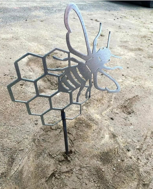 Bee Friendly Minimalist Metal Bee Stake — Eco-Conscious Garden Marker